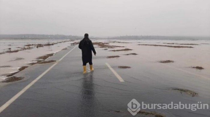 'Turuncu alarm' verilen Ergene Nehri, Uzunköprü'de taşkına neden oldu
