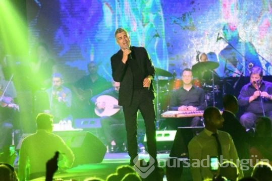 Ünlülerin yılbaşı sahne ücretleri dudak uçuklattı! Konser bilet fiyatları ne kadar?