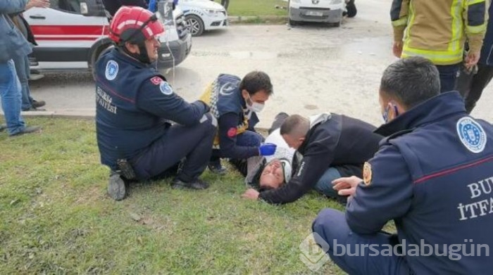 Bursa'da kaza yerinden geçerken, yaralının oğlu olduğunu gördü
