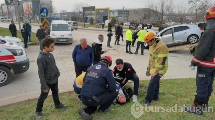 Bursa'da kaza yerinden geçerken, yaralının oğlu olduğunu gördü
