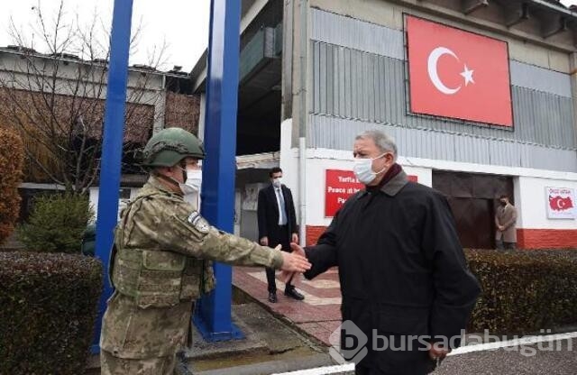 Bakan Akar Mehmetçik ile bir araya geliyor...