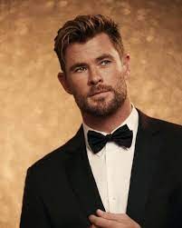 Chris Hemsworth'ten kar banyosu pozlarına beğeni yağmuru...
