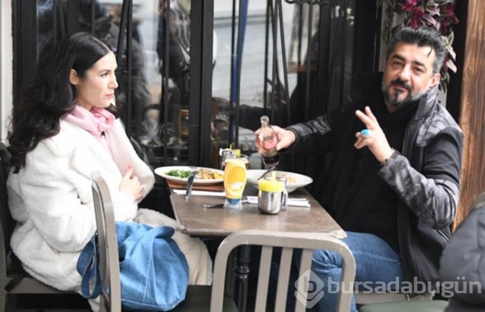 Ahu Yağtu ve Celil Nalçakan'dan set arası yemek...