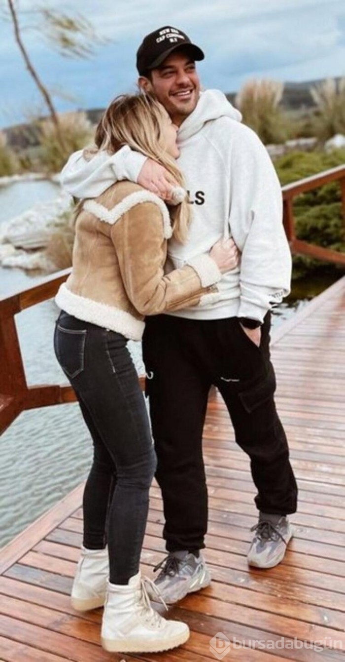 Hadise ve sevgilisi Mehmet Dinçerler'den aşk pozu