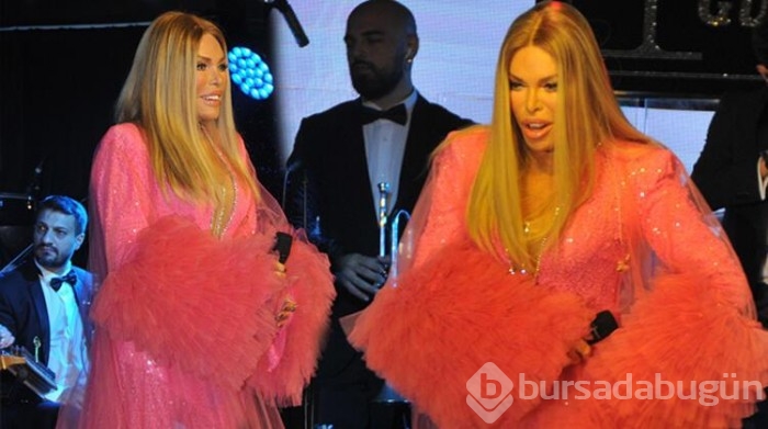 Ajda Pekkan'ın yılbaşı sahnesine yeni imajı damga vurdu
