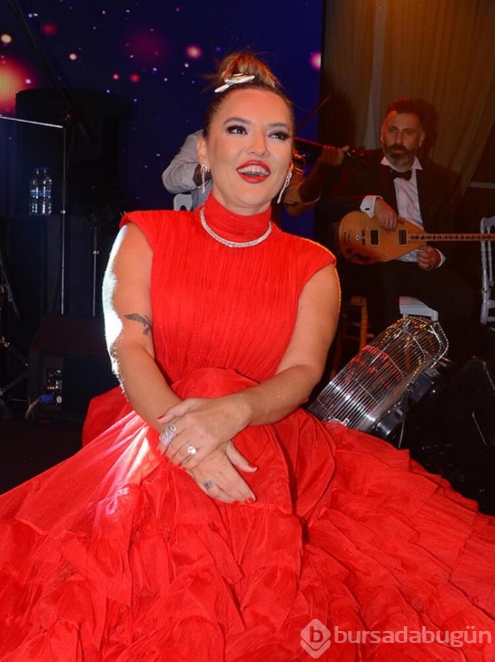 Demet Akalın'dan yasak aşk iddiası
