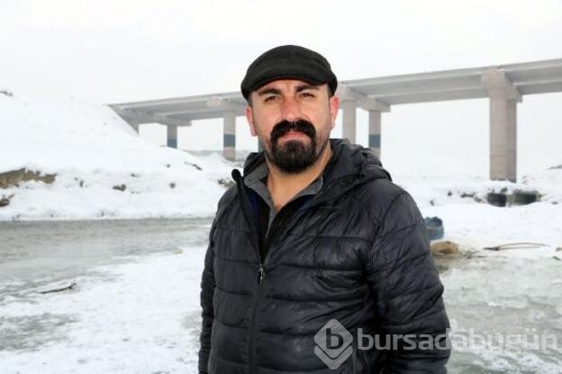 Donan derede Eskimo usulü balık avı