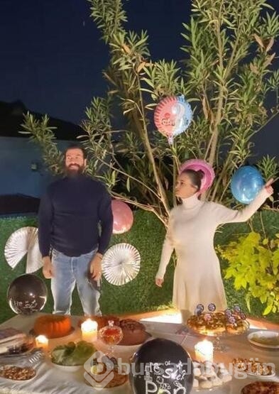 Hande Soral'dan hamilelik pozu