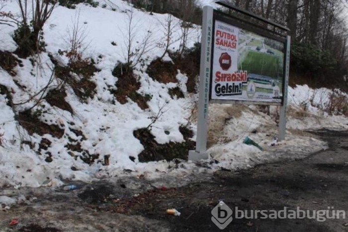 Kartepe yolu çöplüğe döndü
