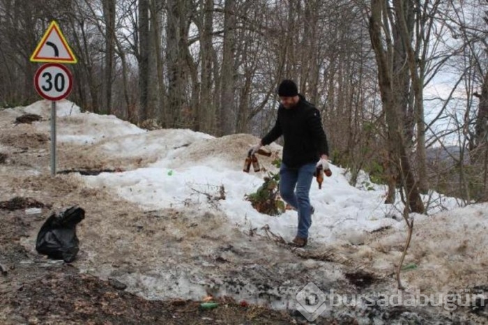 Kartepe yolu çöplüğe döndü
