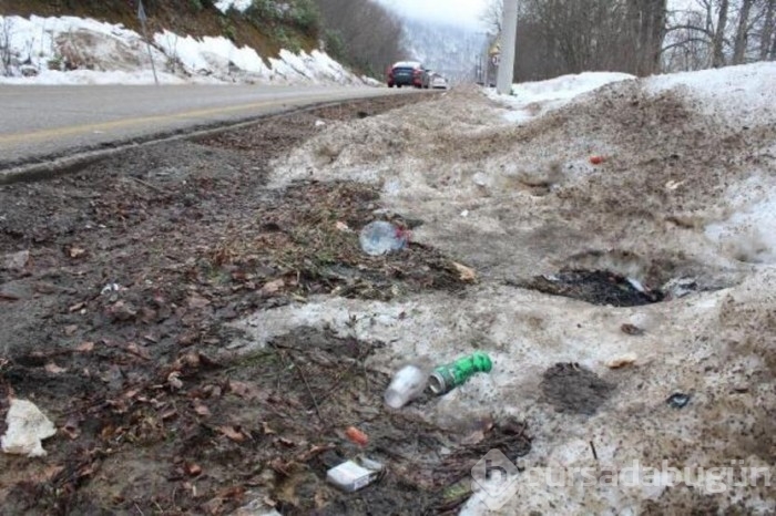Kartepe yolu çöplüğe döndü
