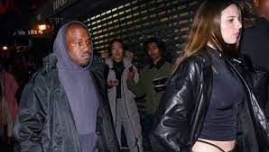 Kanye West ile yeni sevgilisi Julia Fox kemaralara yakalandılar!