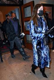 Kanye West ile yeni sevgilisi Julia Fox kemaralara yakalandılar!