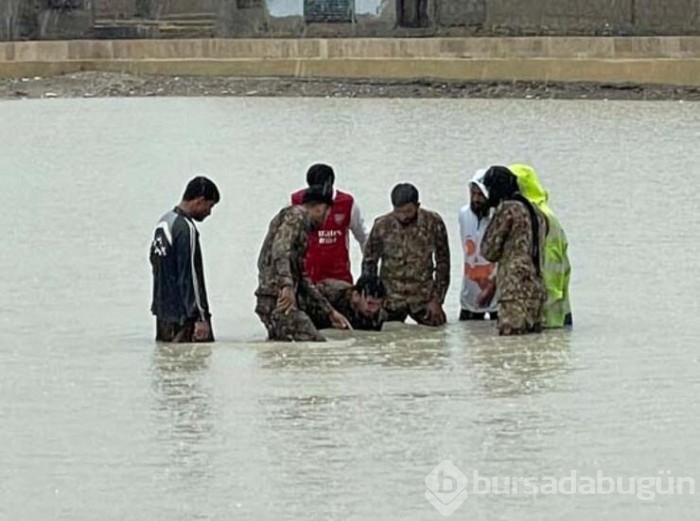 Pakistan'da sel felaketi!