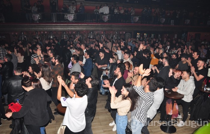 Pilli Bebek Bursa'da rock fırtınası estirdi
