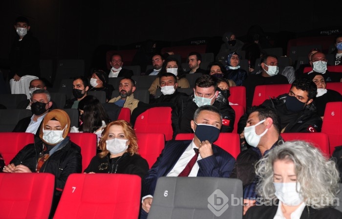 Bursa'da şehit aileleri "Kesişme: Eren İyi ki Varsın" filminde buluştu