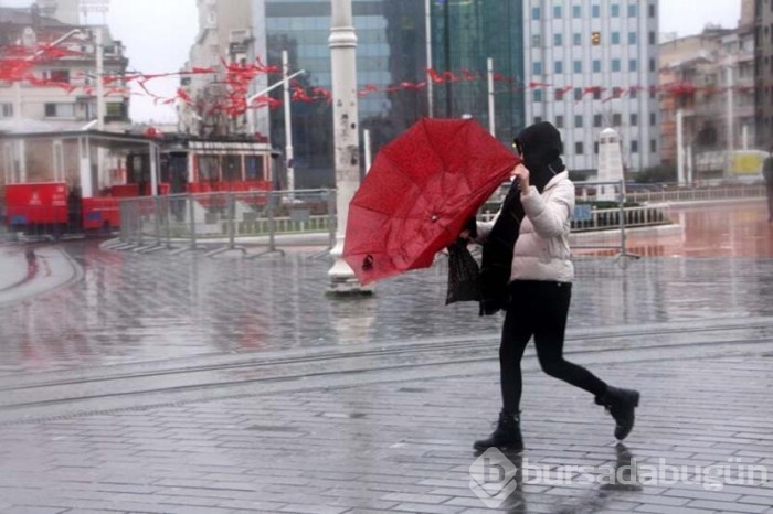 Rüzgar ve yağmur zor anlar yaşattı!