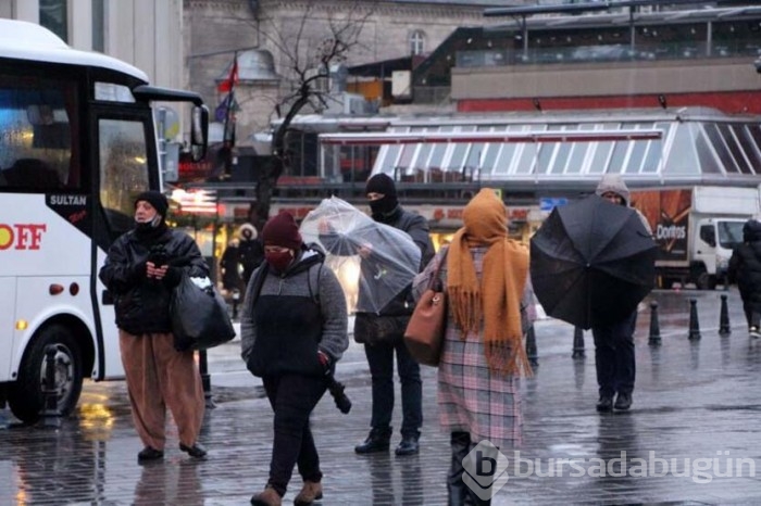 Rüzgar ve yağmur zor anlar yaşattı!