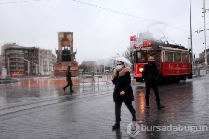 Rüzgar ve yağmur zor anlar yaşattı!
