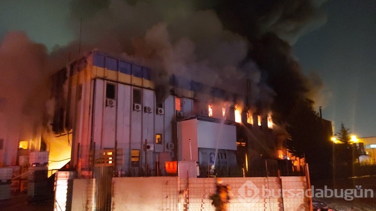 Bursa'da kimya fabrikasında yangın! Patlamalar yaşandı
