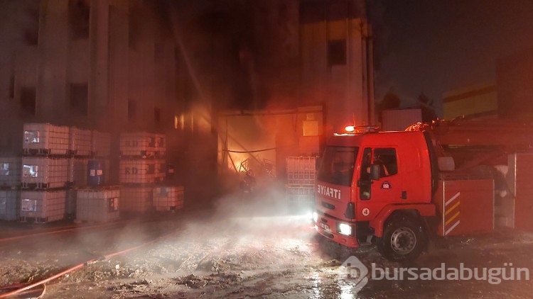 Bursa'da kimya fabrikasında yangın! Patlamalar yaşandı