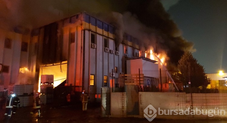 Bursa'da kimya fabrikasında yangın! Patlamalar yaşandı