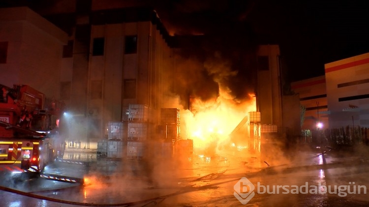 Bursa'da kimya fabrikasında yangın! Patlamalar yaşandı
