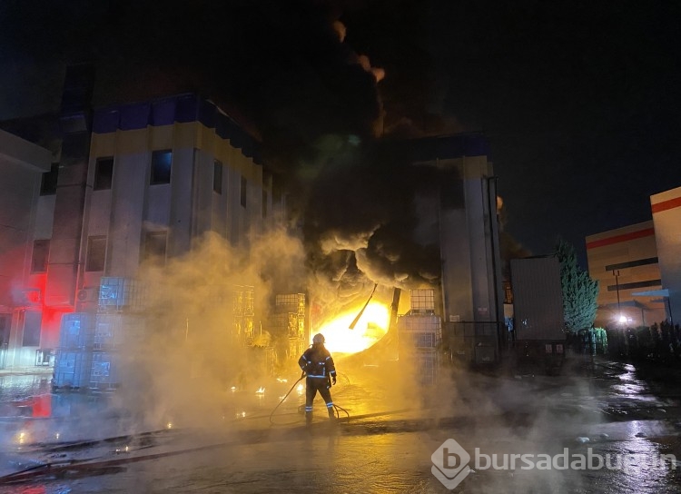 Bursa'da kimya fabrikasında yangın! Patlamalar yaşandı