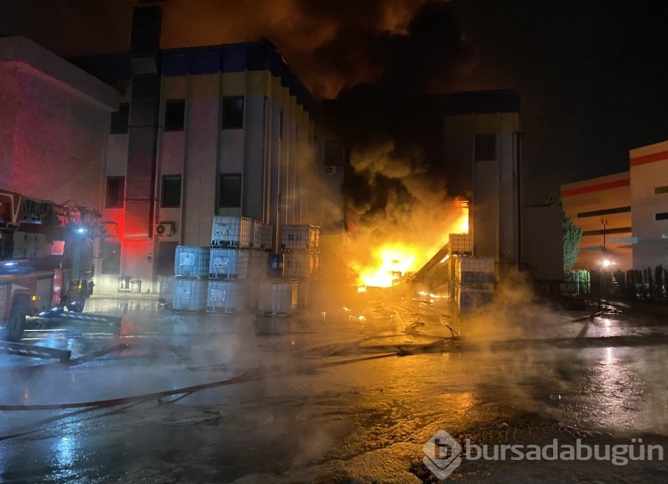 Bursa'da kimya fabrikasında yangın! Patlamalar yaşandı