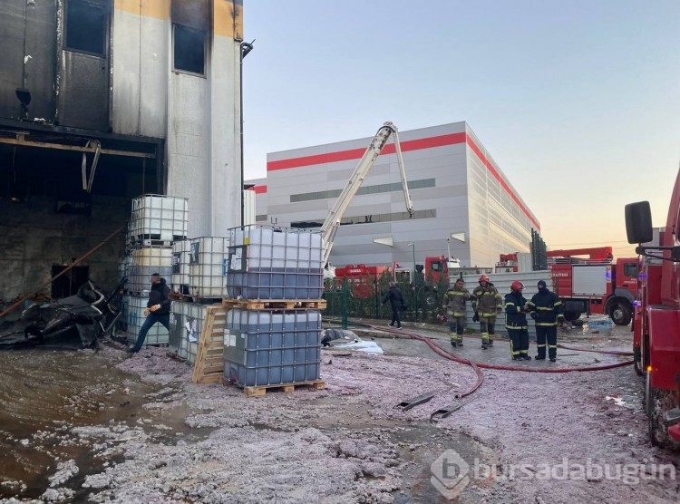 Bursa'da kimya fabrikasında yangın! Patlamalar yaşandı