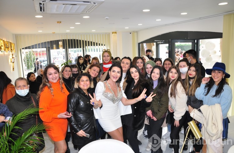 Selin Beauty Center'a Bursa'da görkemli açılış