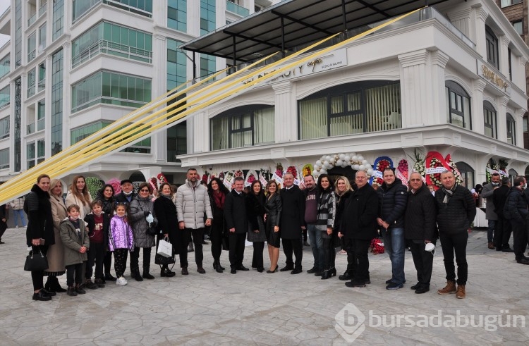 Selin Beauty Center'a Bursa'da görkemli açılış