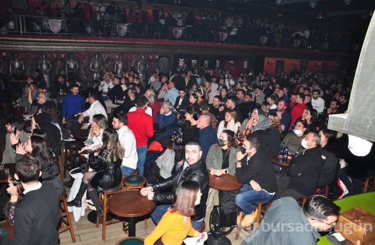 Melek Mosso'dan Bursa'da harika konser