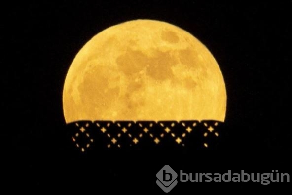 2022'nin ilk dolunayı dünyanın dört bir yanından görüntülendi
