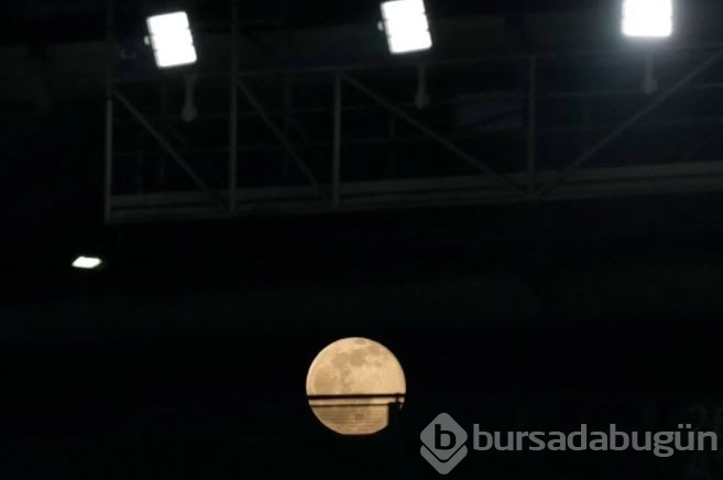 2022'nin ilk dolunayı dünyanın dört bir yanından görüntülendi
