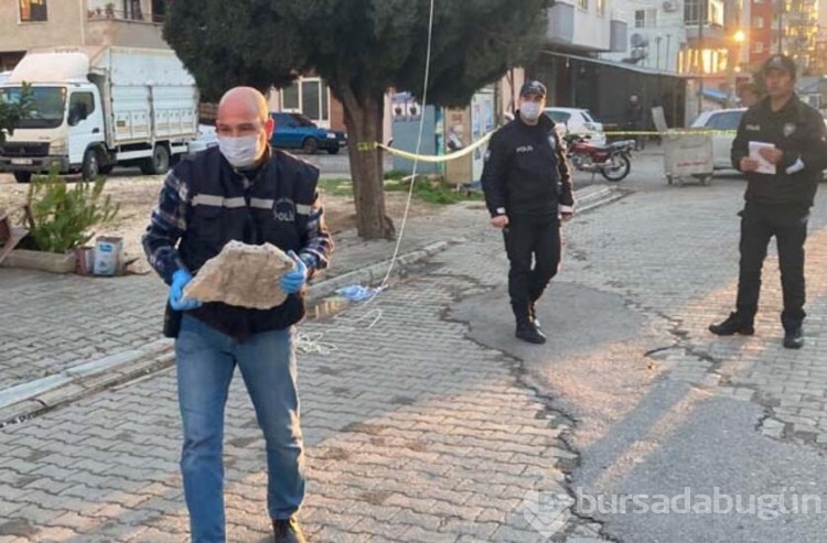 10 kiloluk taş düşen kadın hayatını kaybetti!