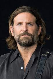 Bradley Cooper:Film setinde çıplak kaldığımı hatırlıyorum...
