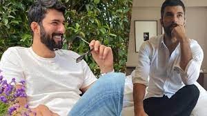 Engin Akyürek'ten karavan pozu!