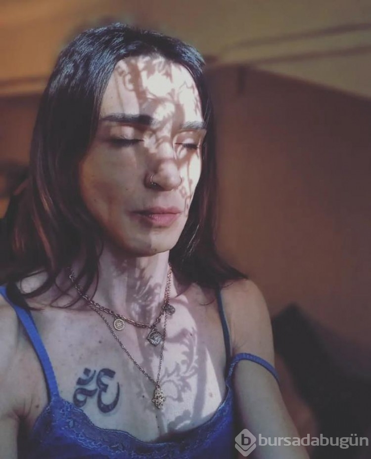  Travestiyim diye dudaklarımı yaptırmak zorunda değilim