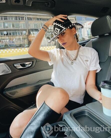 Serenay Sarıkaya'dan açıklama...