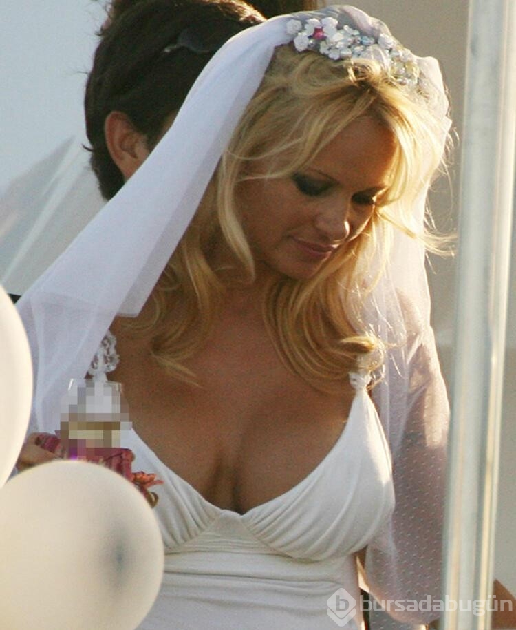 Pamela Anderson boşanıyor!