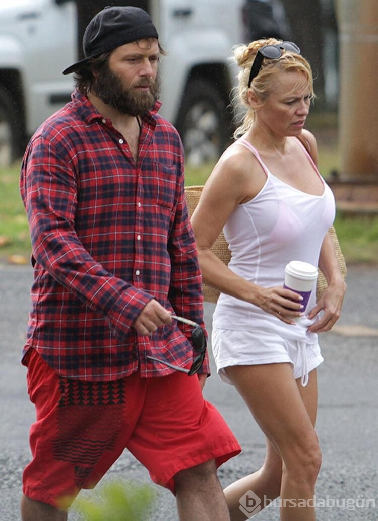 Pamela Anderson boşanıyor!