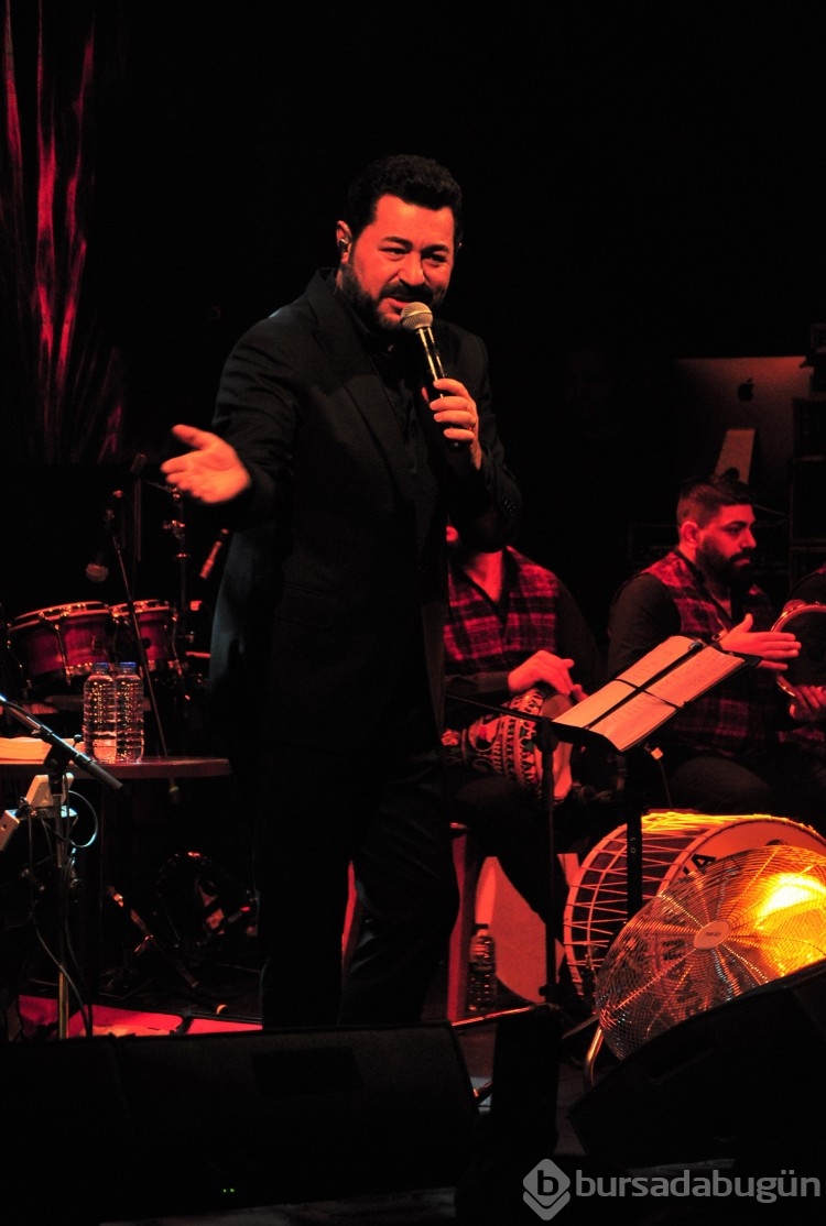 Bursa'da Serkan Kaya'dan unutulmaz konser