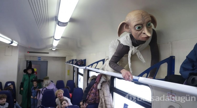 Hogwarts Express treni Saint Petersburg'dan kalktı
