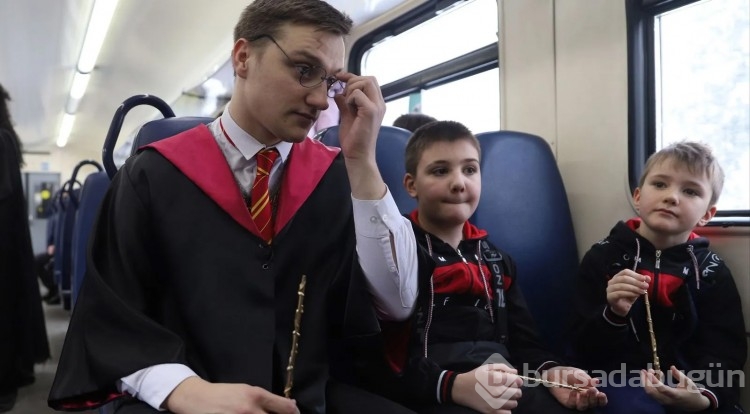 Hogwarts Express treni Saint Petersburg'dan kalktı
