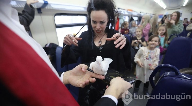 Hogwarts Express treni Saint Petersburg'dan kalktı
