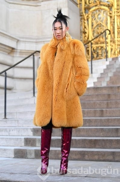 Paris Moda Haftası'nda sokaklar podyuma döndü
