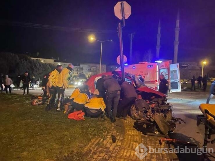 Işık ihlali kazası3 ölü1 yaralı...