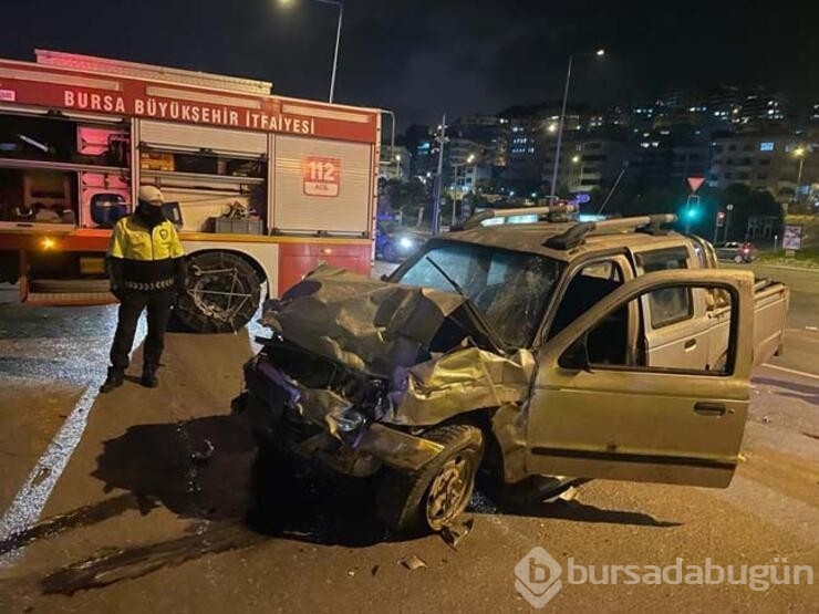 Işık ihlali kazası3 ölü1 yaralı...