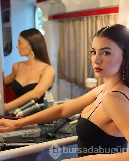 Burcu Özberk'in pozlarına beğeni yağdı!